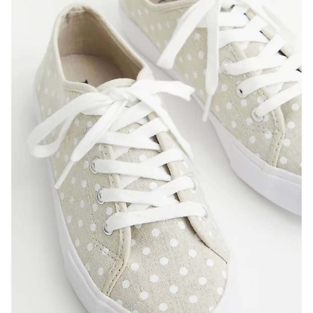 🩷NWT Torrid 8 Polka Dot Canvas Sneaker
